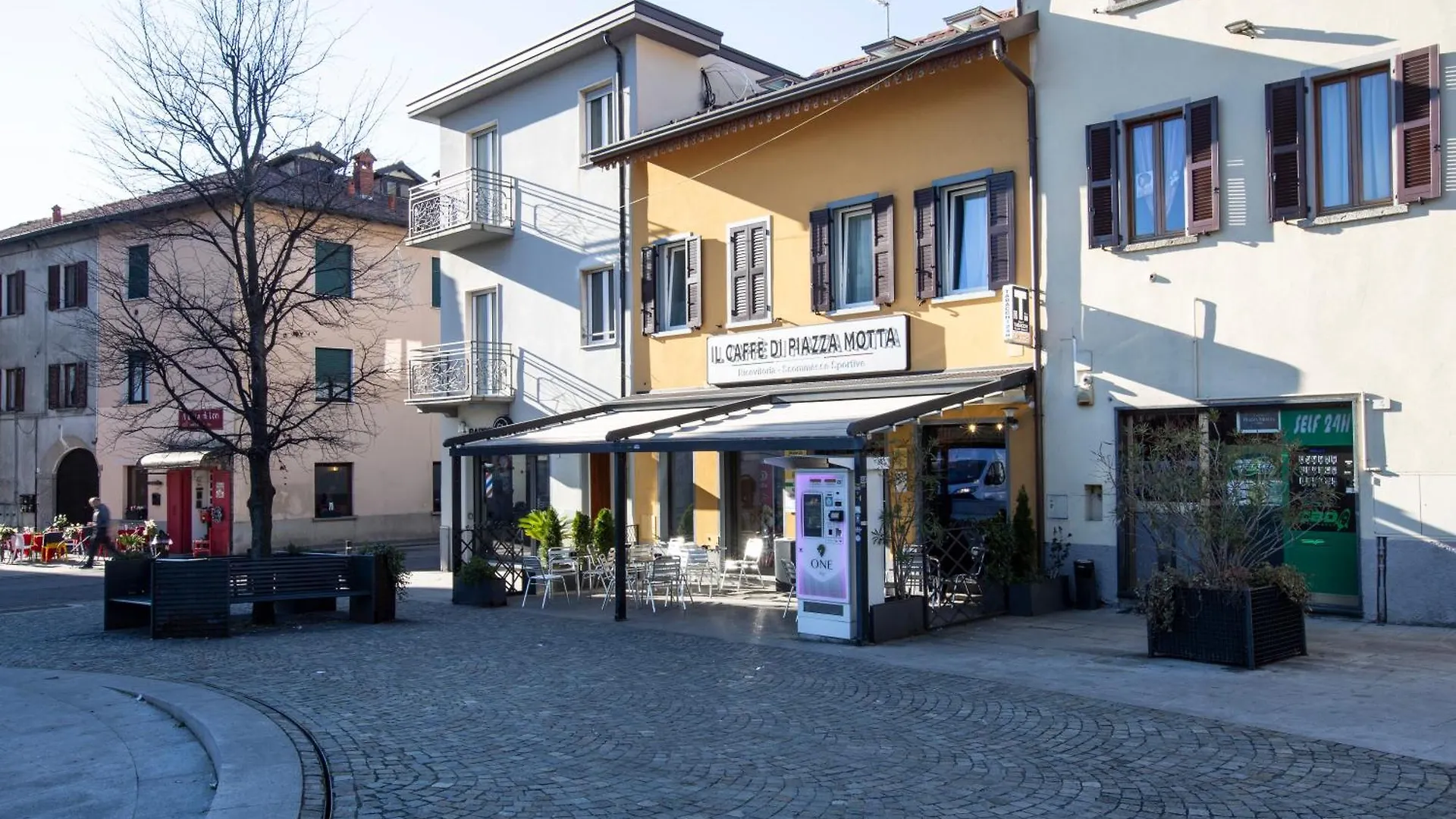 La Guest House Di Piazza Motta Albese Con Cassano 0*,  이탈리아