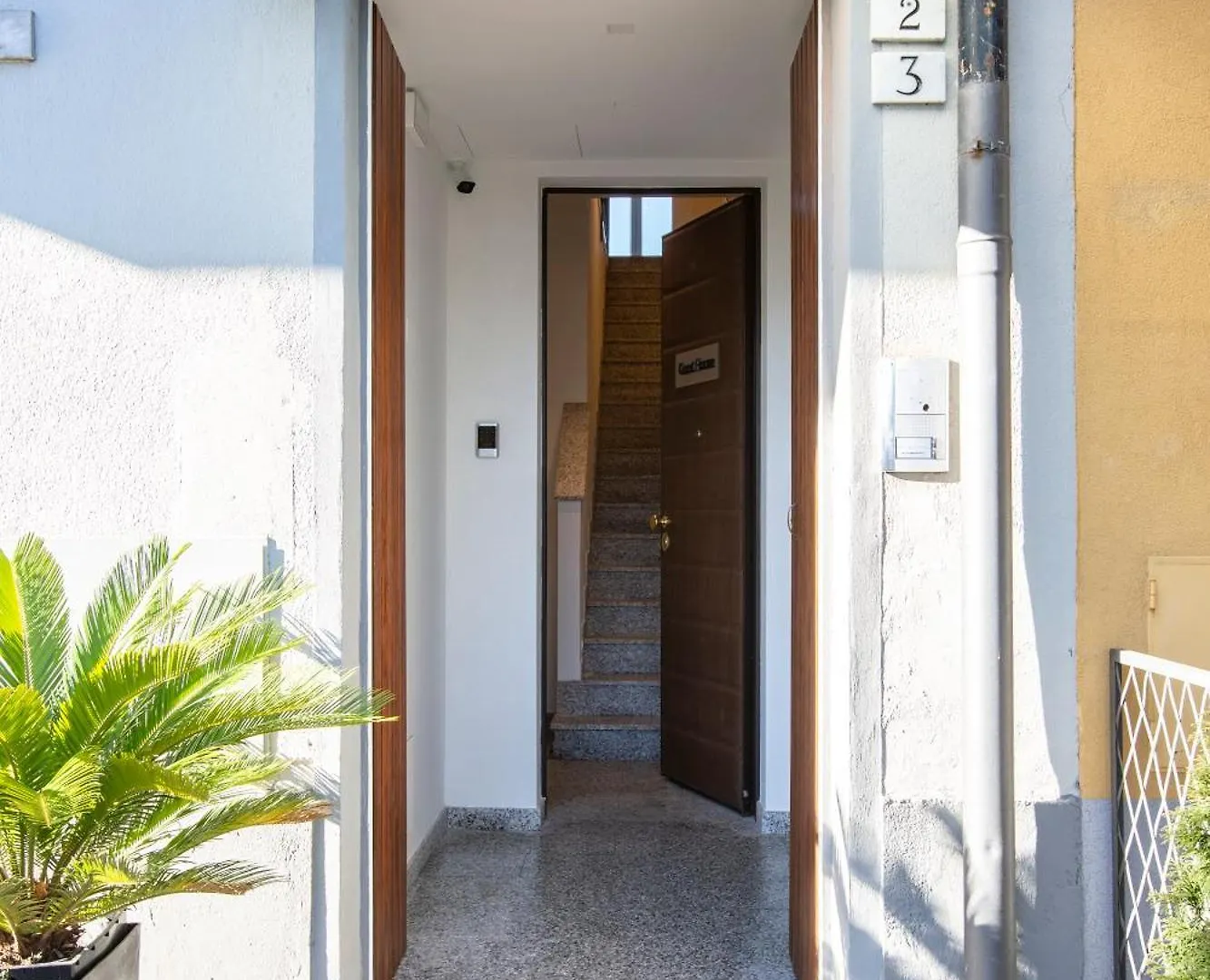 La Guest House Di Piazza Motta Albese Con Cassano B&B