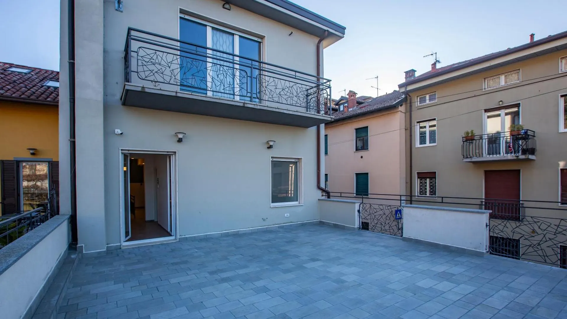 La Guest House Di Piazza Motta Albese Con Cassano