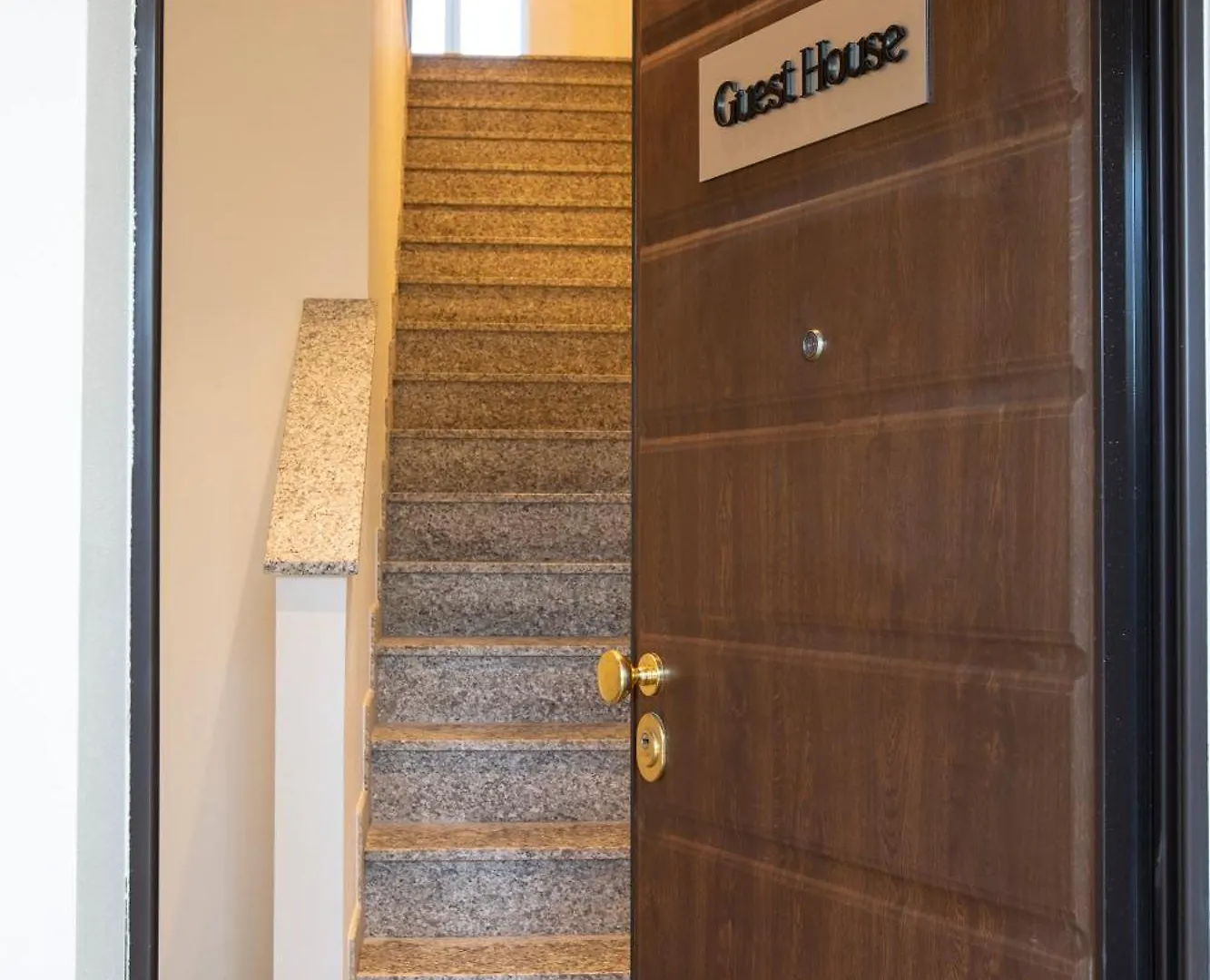 B&B La Guest House Di Piazza Motta Albese Con Cassano