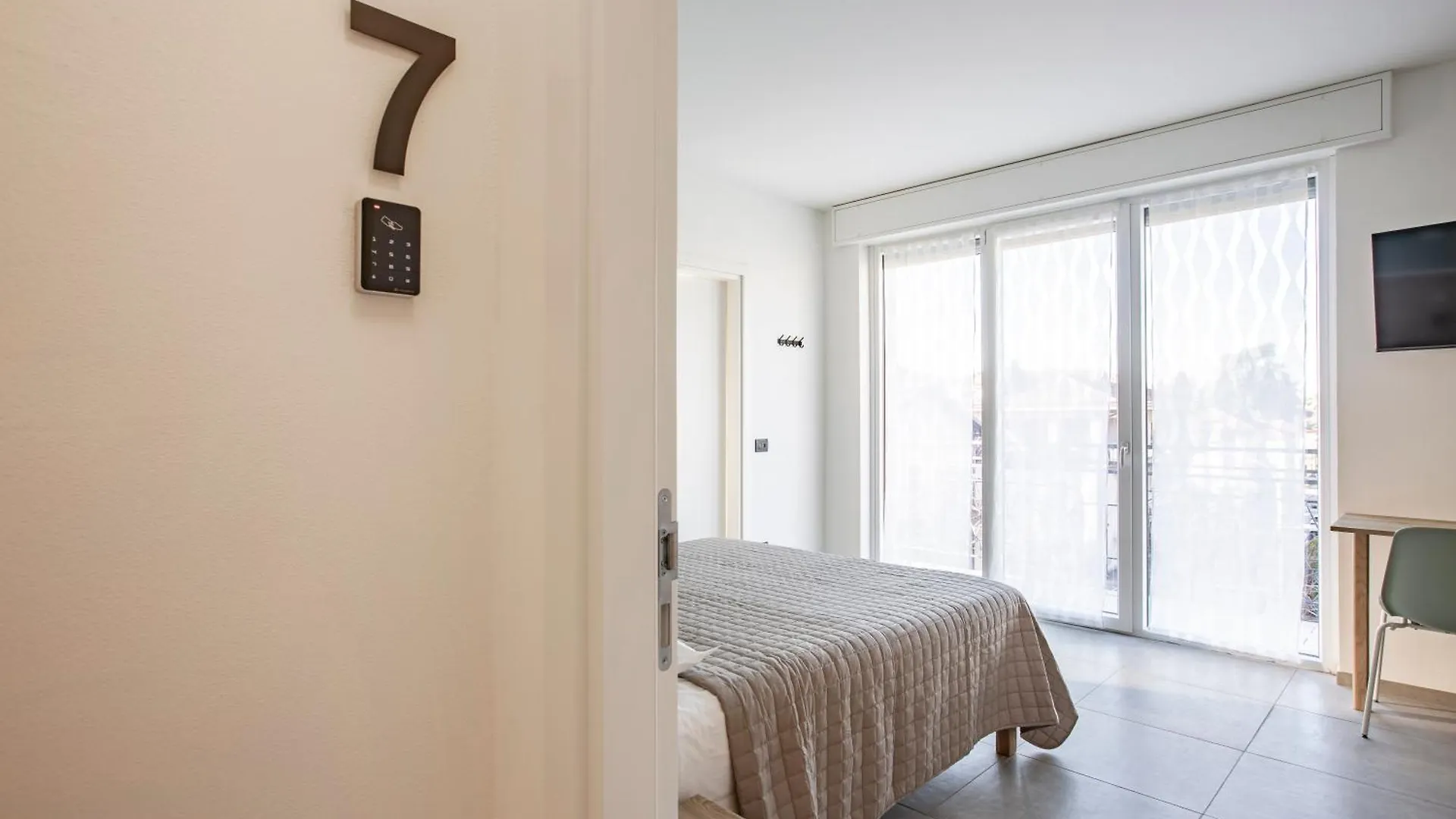 B&B La Guest House Di Piazza Motta Albese Con Cassano 이탈리아